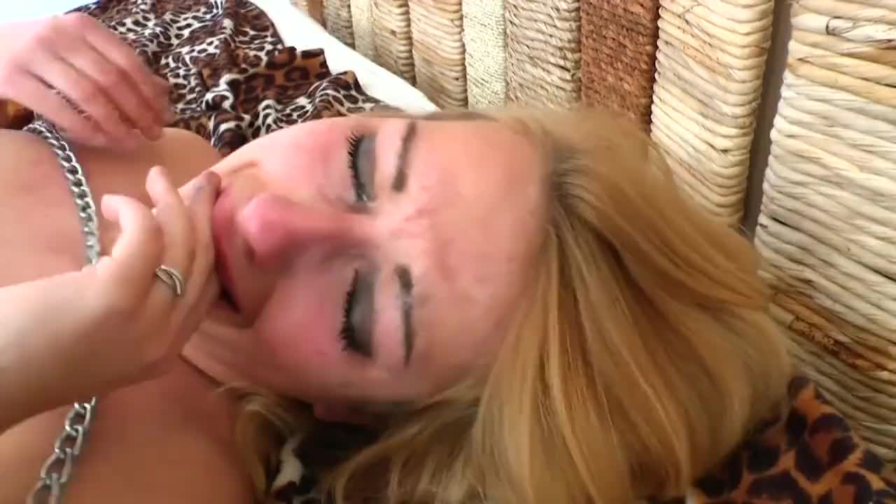 Anal fait pleurer la femme