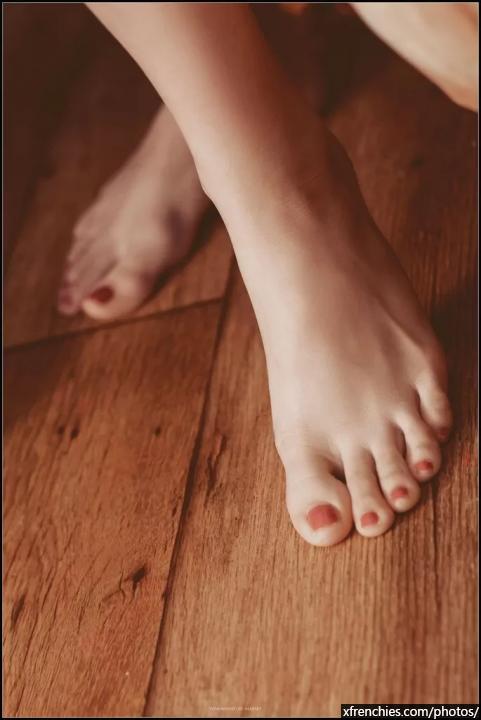 Photos for foot fetishists n°33